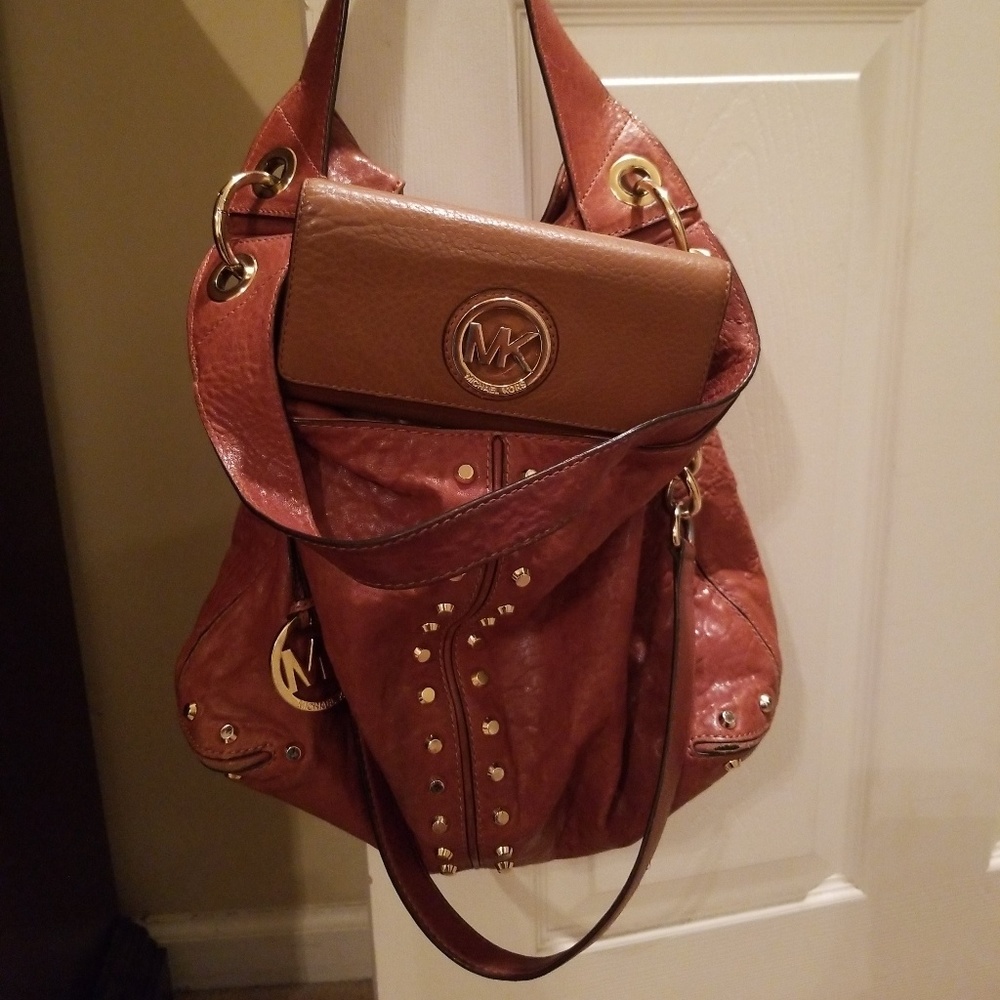 Pocketbook with matching wallet.